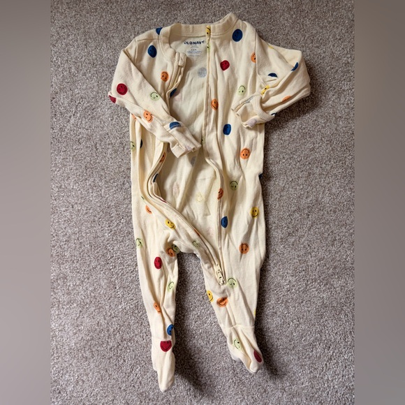 Old Navy Other - Old Navy Cream Smiley Face Footed One-Piece